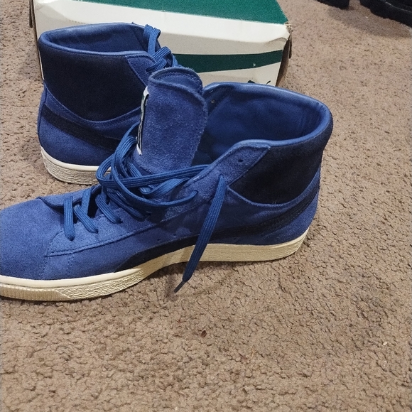 Shoes - Picture 7 of 12